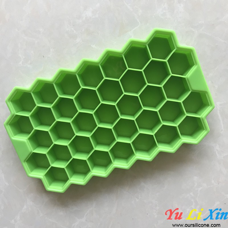 Silicone Ice Cube Mold With Lid