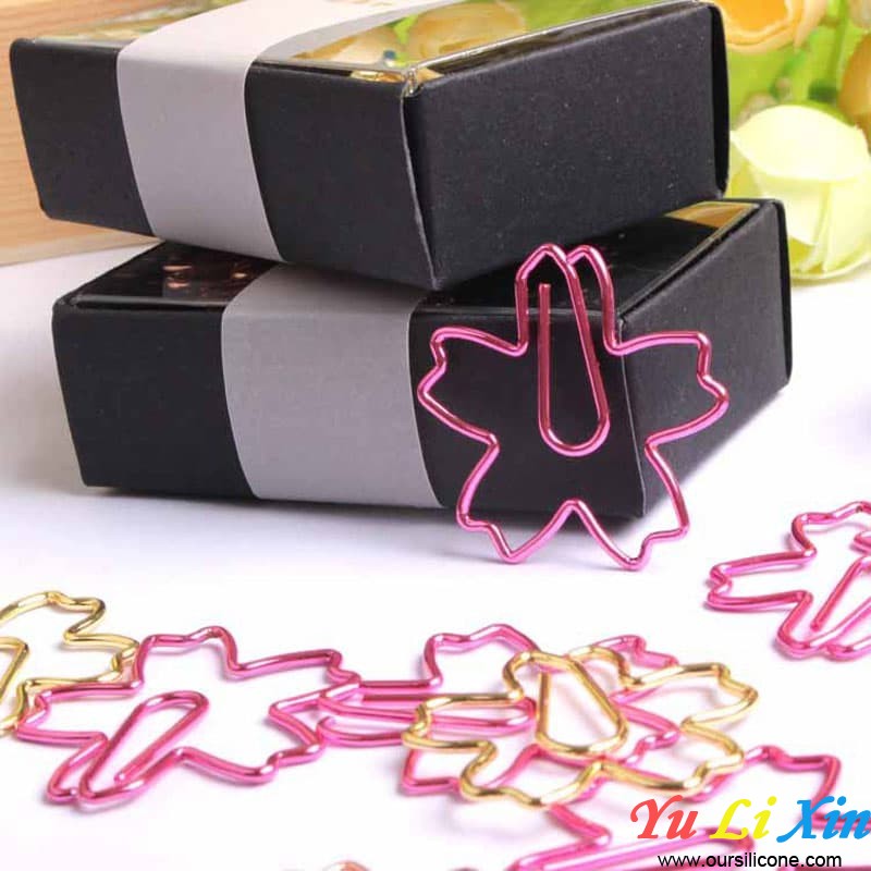 Pink Color Paper Clips