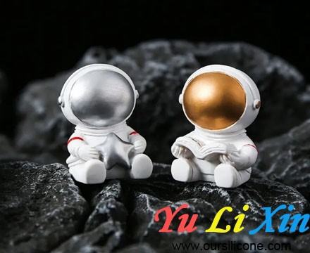 Astronaut Designed DIY Mold